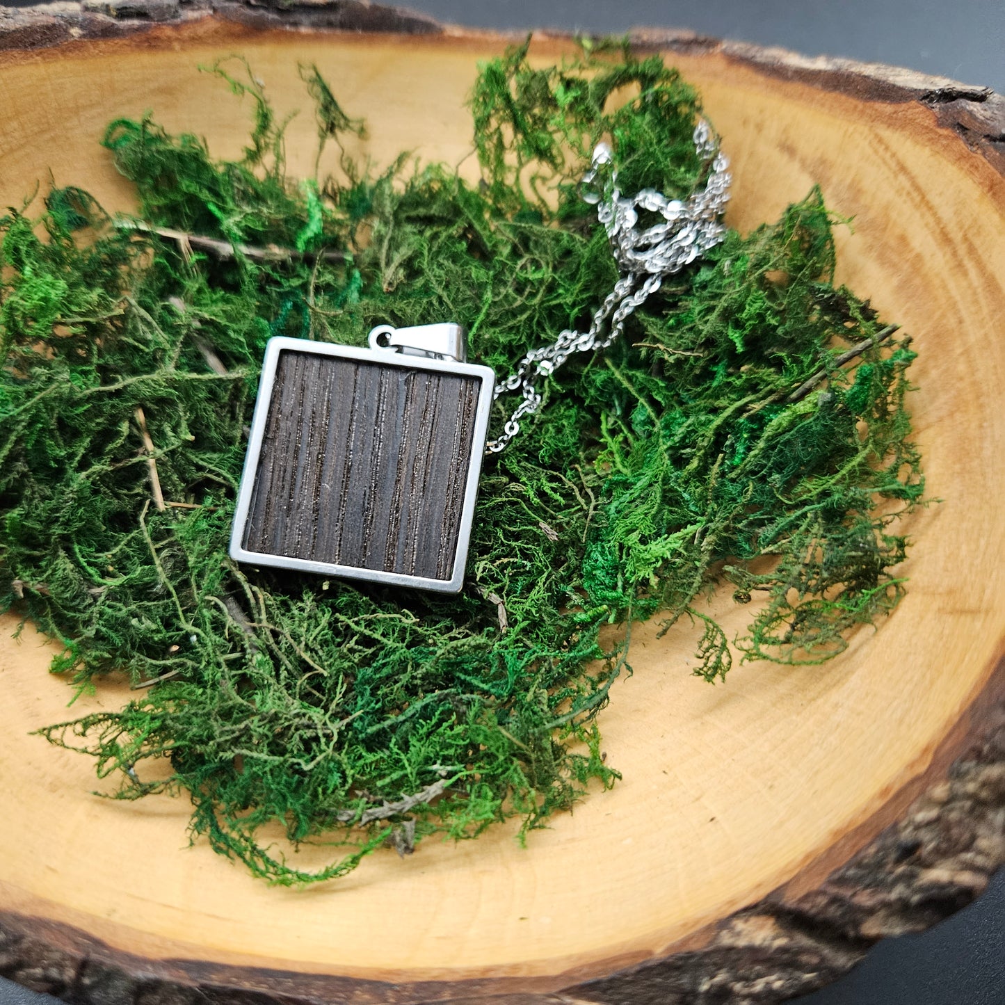 SMV-Edelstahlhalskette mit Räuchereiche-Holz