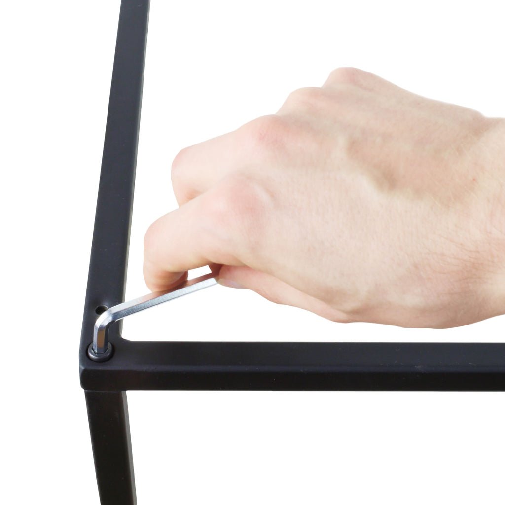 Massivholz Couchtisch aus Eiche mit Metallgestell - Woodequipment24