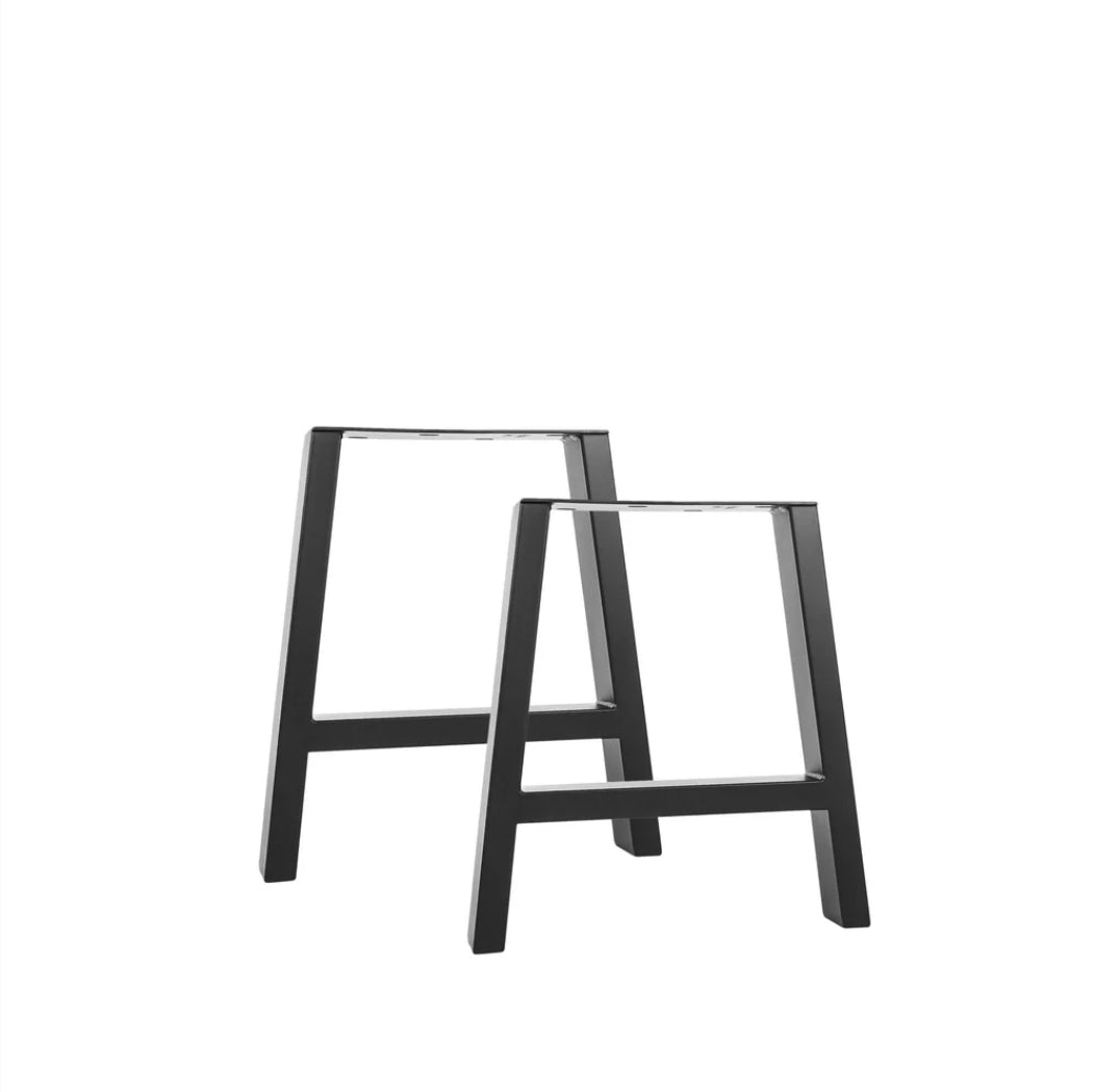 Couchtisch aus Eiche & Metall – Skandinavisches Design mit Ablage