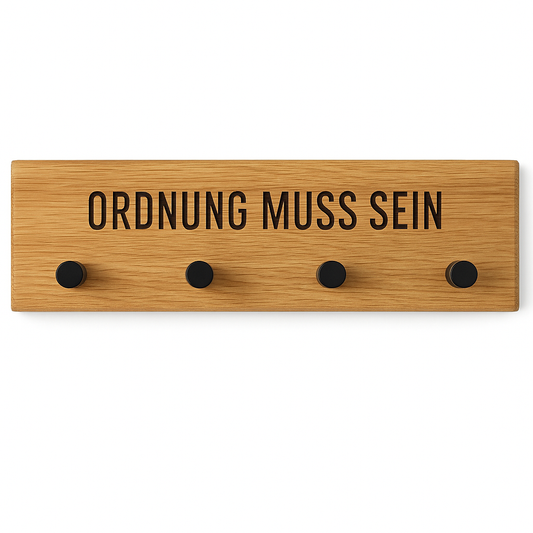 Holz-Garderobe mit Gravur – Wandgarderobe & Schlüsselbrett für mehr Ordnung "Ordnung muss sein"