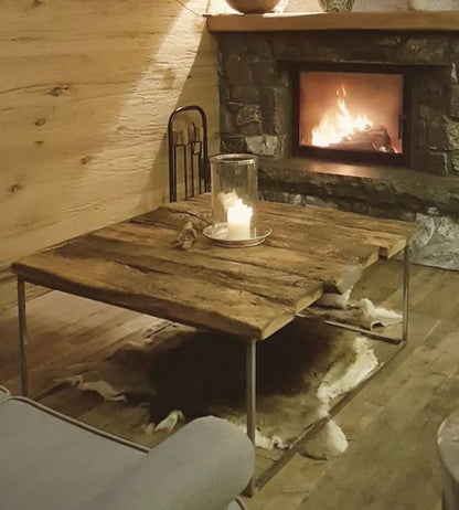 Couchtisch aus alten Eichenbalken und blanken Stahlgestell - Woodequipment24