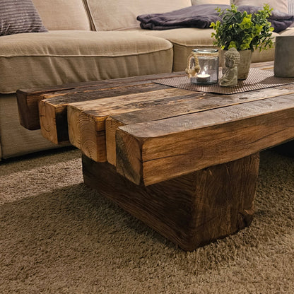 Couchtisch "Loftana" aus massiven alten Balken - Woodequipment24