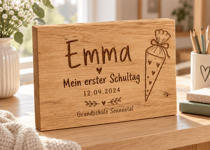 ErsterSchultag – Erinnerungstafel zur Einschulung aus Eiche im Einsatz
