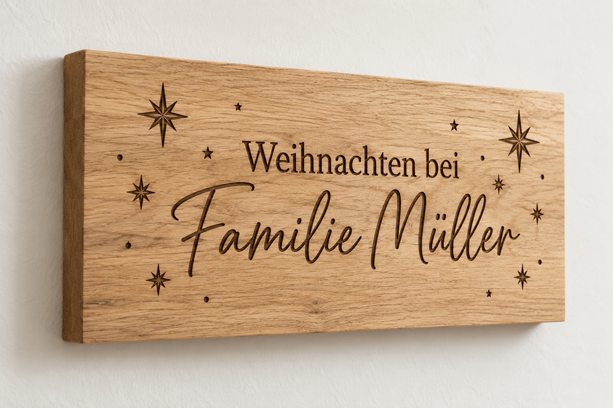 Familienweihnacht – Personalisiertes Weihnachts-Wandschild – Produktansicht mit Beispielgestaltung
