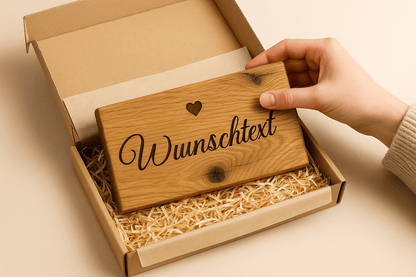 Holzschild Eiche massiv – personalisiert mit Gravur | Wunschtext - Woodequipment24