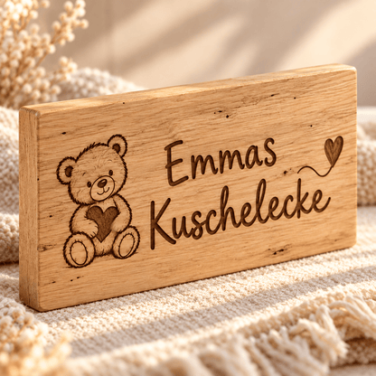 Kuschelecke – Personalisiertes Schild für den Kuschelplatz, Gravur und Holzdetail; digitale Gestaltungsvisualisierung