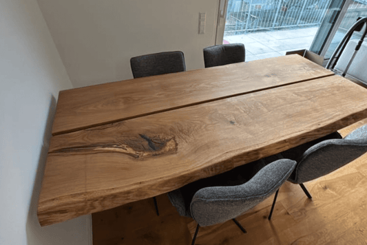 Massiver Eichenholztisch mit Stahlwangen aus 10 mm Stahl 