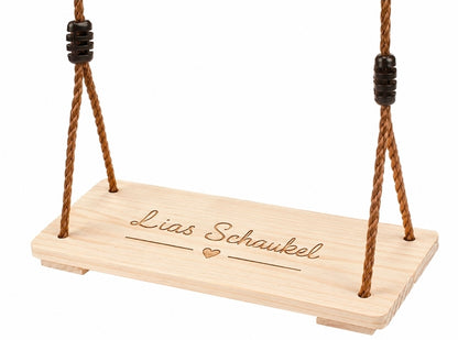 Personalisierte Holzschaukel mit Wunschgravur