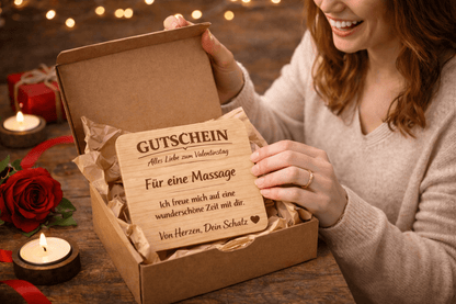 Valentinstag Holz Gutschein - Geschenk aus Holz – Lasergraviertes Brett – Romantischer Gutschein - Woodequipment24