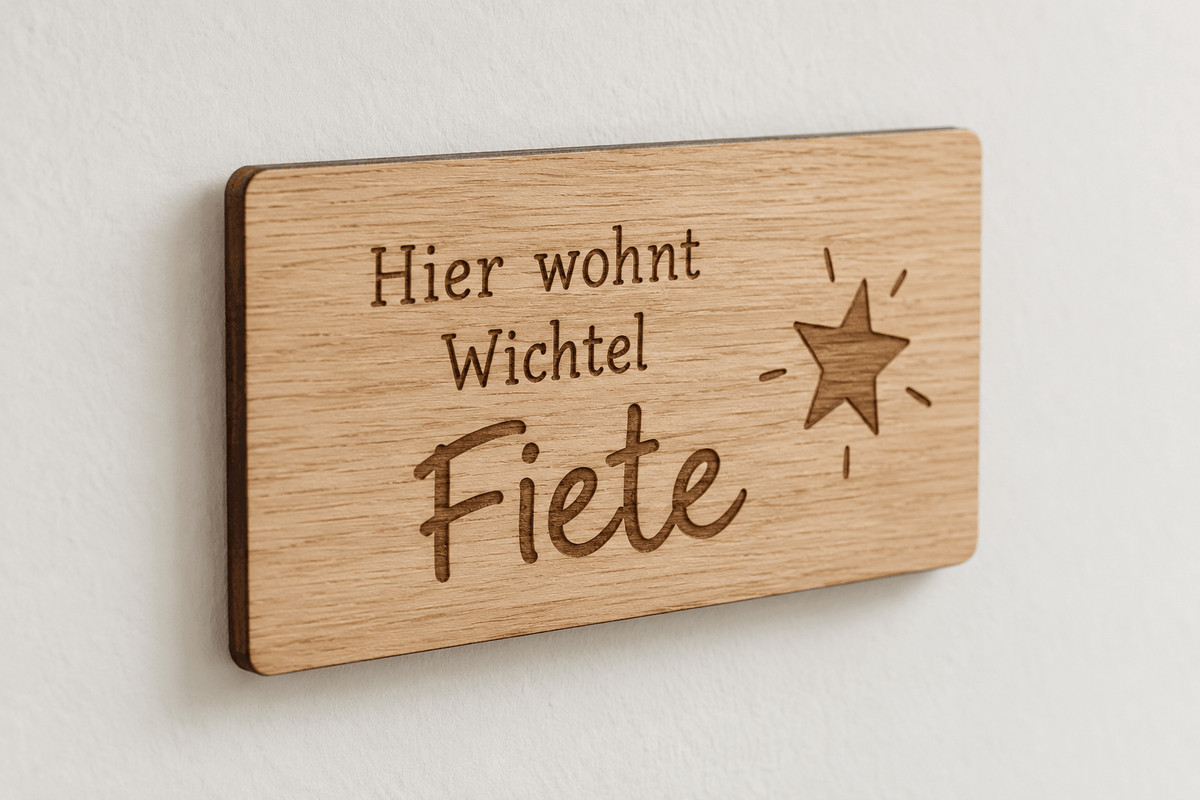 Wichteltürschild – Mini-Türschild für die Wichtelecke – Produktansicht mit Beispielgestaltung