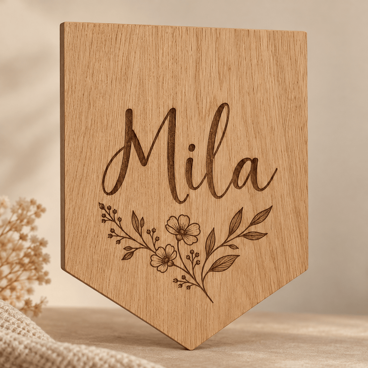 Wimpelname – Personalisierter Holz-Wimpel fürs Kinderzimmer, Produktansicht; digitale Gestaltungsvisualisierung