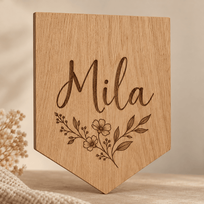 Wimpelname – Personalisierter Holz-Wimpel fürs Kinderzimmer, Produktansicht; digitale Gestaltungsvisualisierung